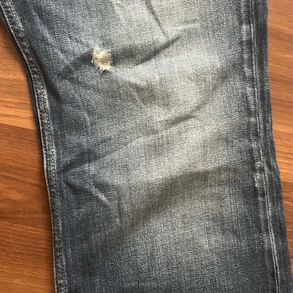 Banana Republic Denim Jeans 35x30 Distressed areas, New Condition. - Picture 4 of 6